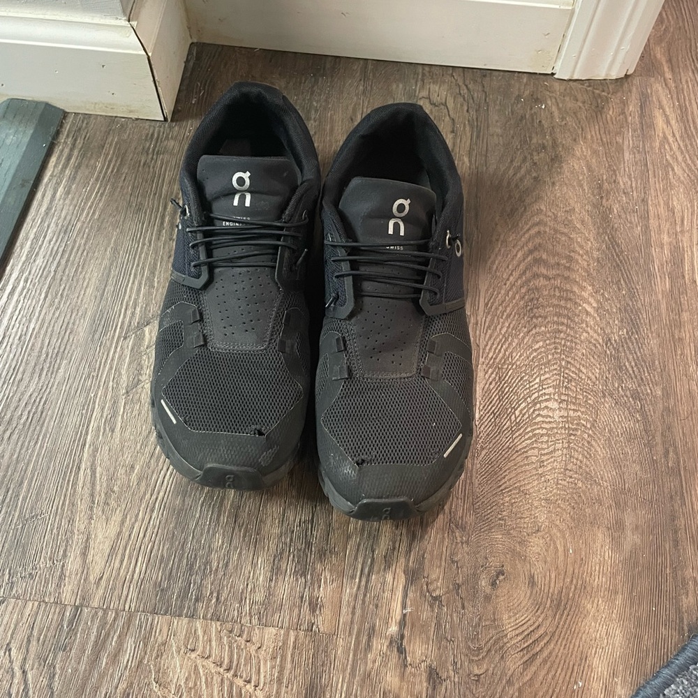 On Running 5 Men's Black Athletic Shoes